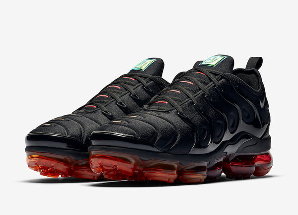 Air VaporMax Plus Black Red Shoes